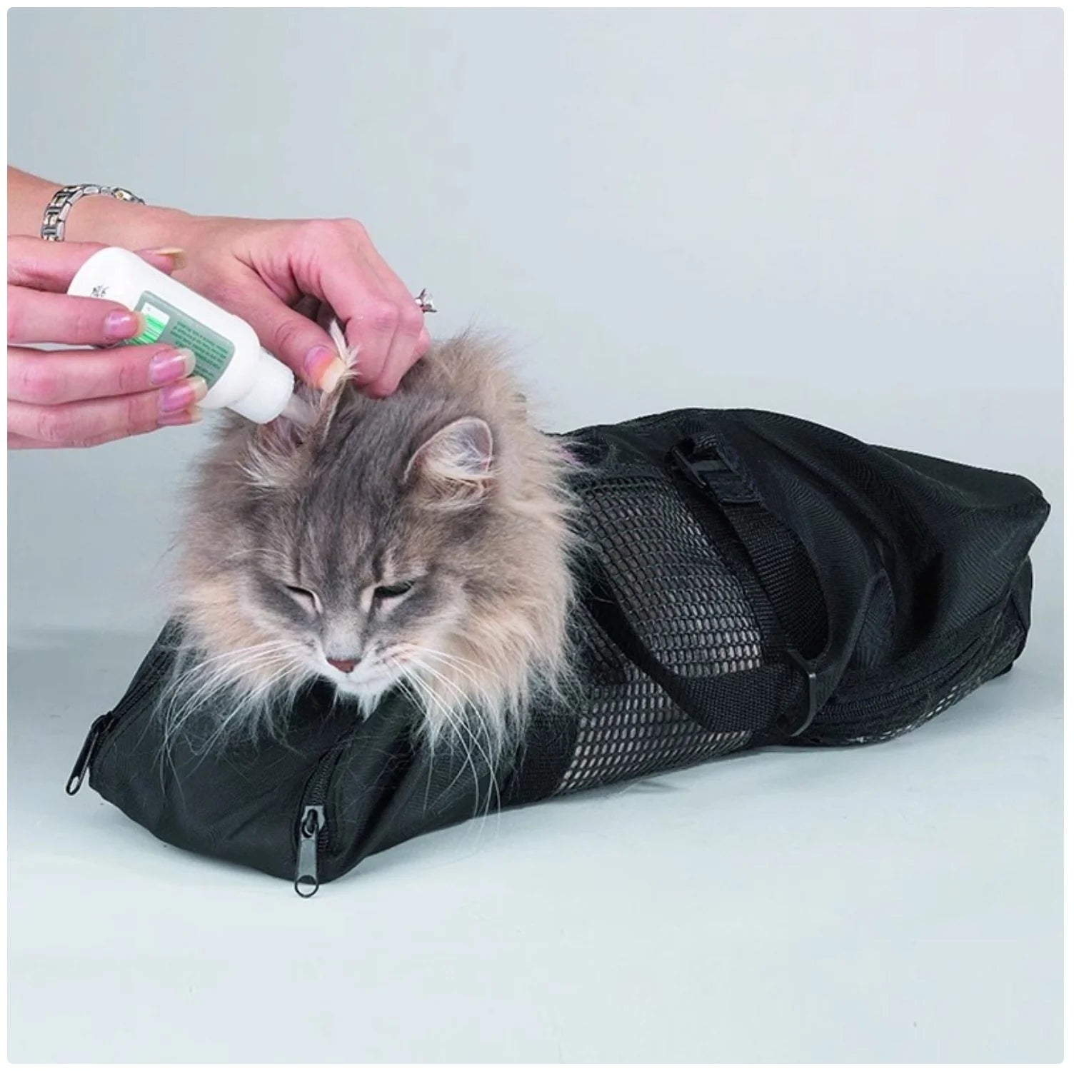 Revolutionary Cat Grooming Bag: The Ultimate Anti-Scratch Restraint for Stress-Free Bathing and Grooming